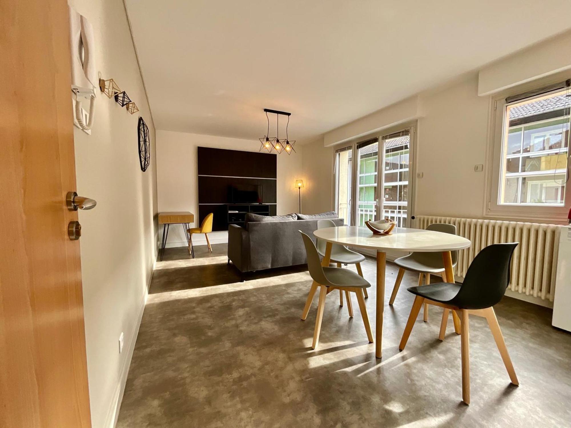 Les Violettes, Bel Appartement Au Centre-Ville Gérardmer Zewnętrze zdjęcie